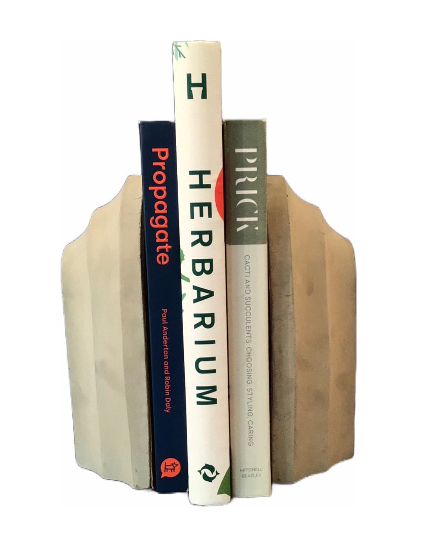 “Architectura” bookends