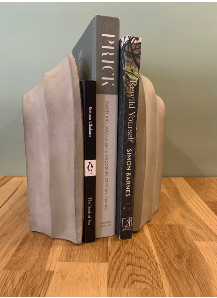 “Architectura” bookends